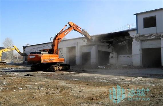 哈尔滨松北区违建厂房拆除的相关图片