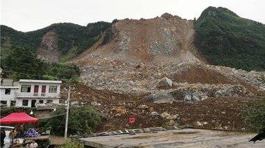 贵州六盘水建厂房倒塌的相关图片